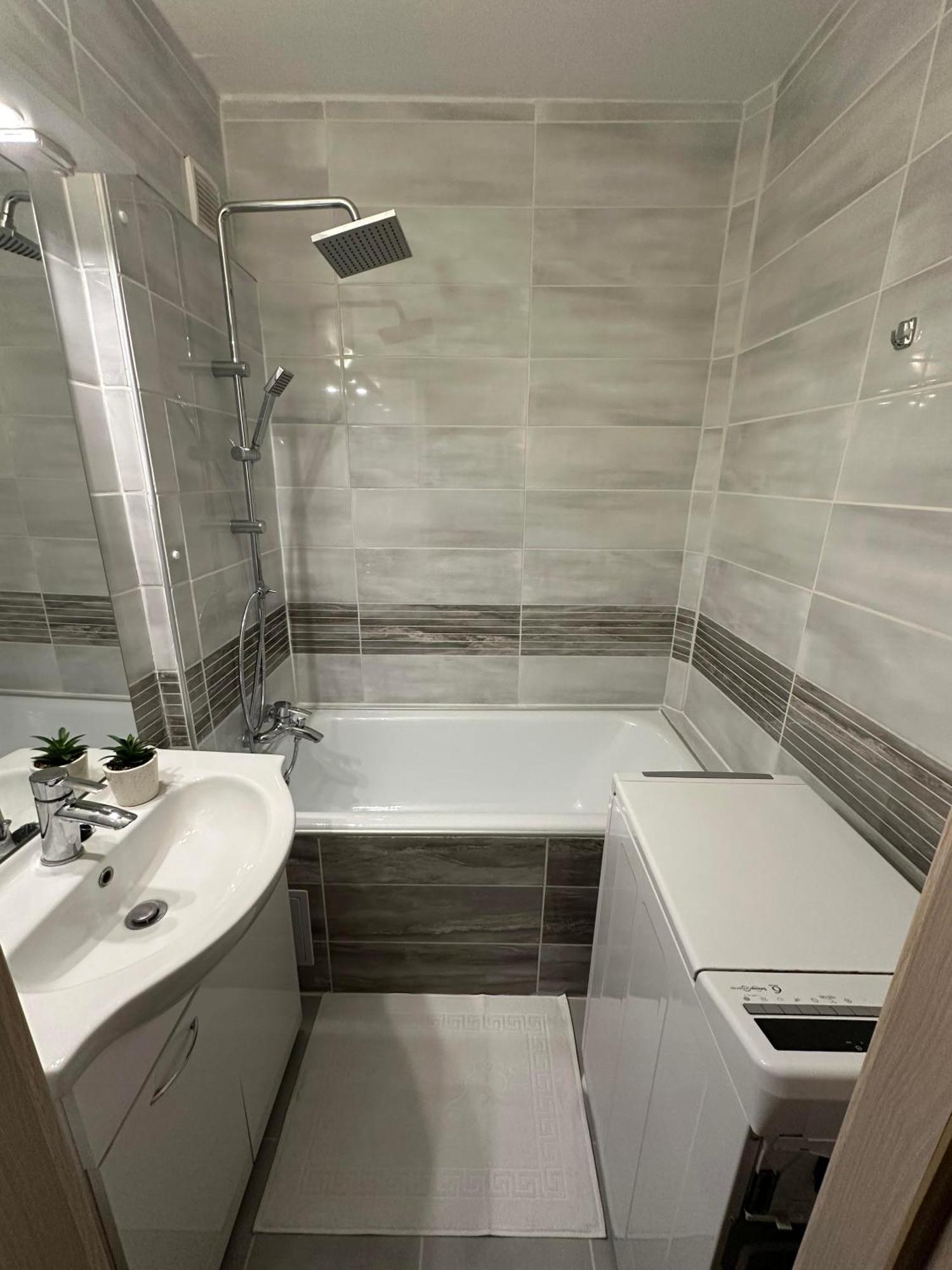 City Park Apartman Boedapest Buitenkant foto