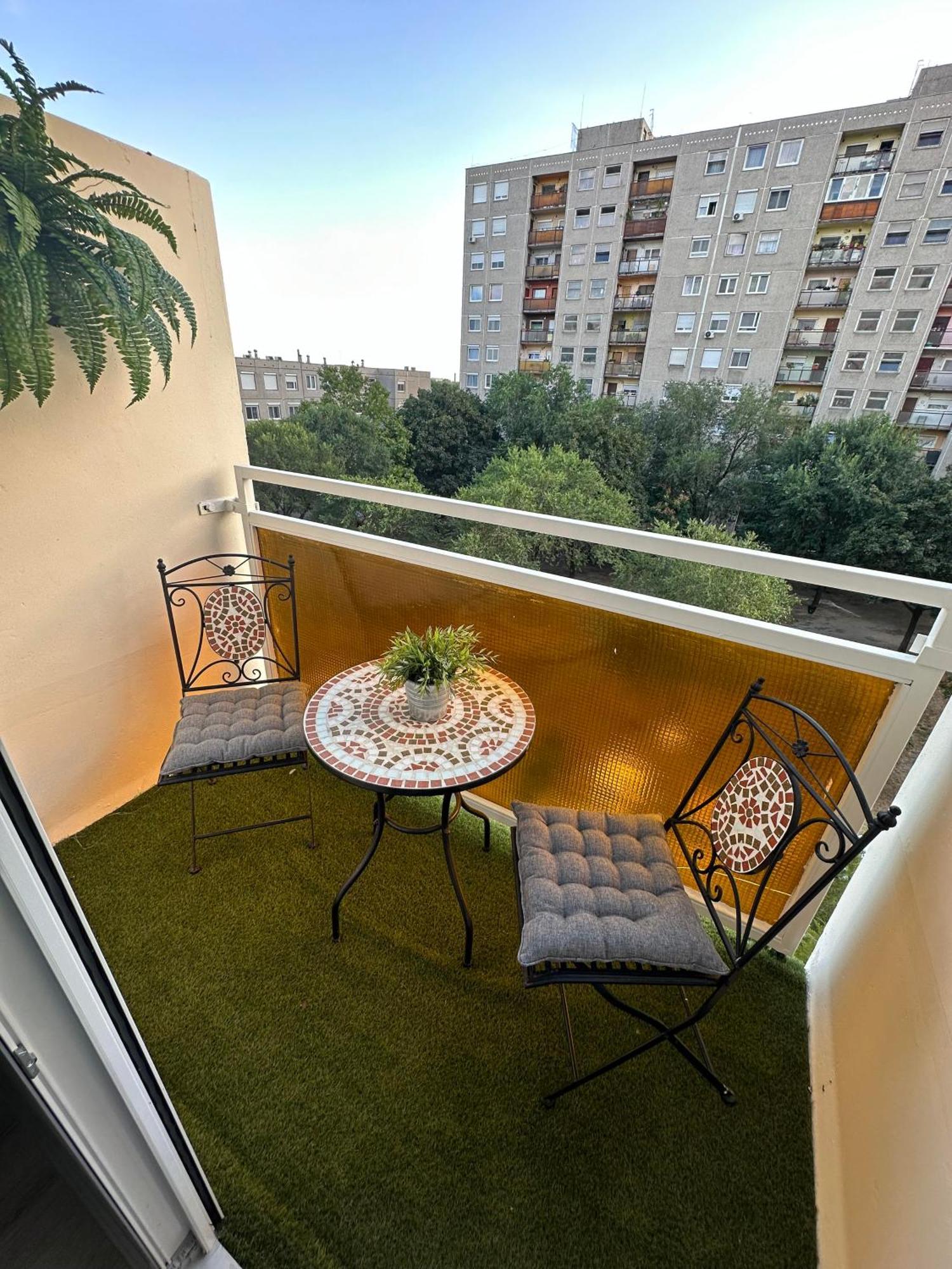 City Park Apartman Boedapest Buitenkant foto